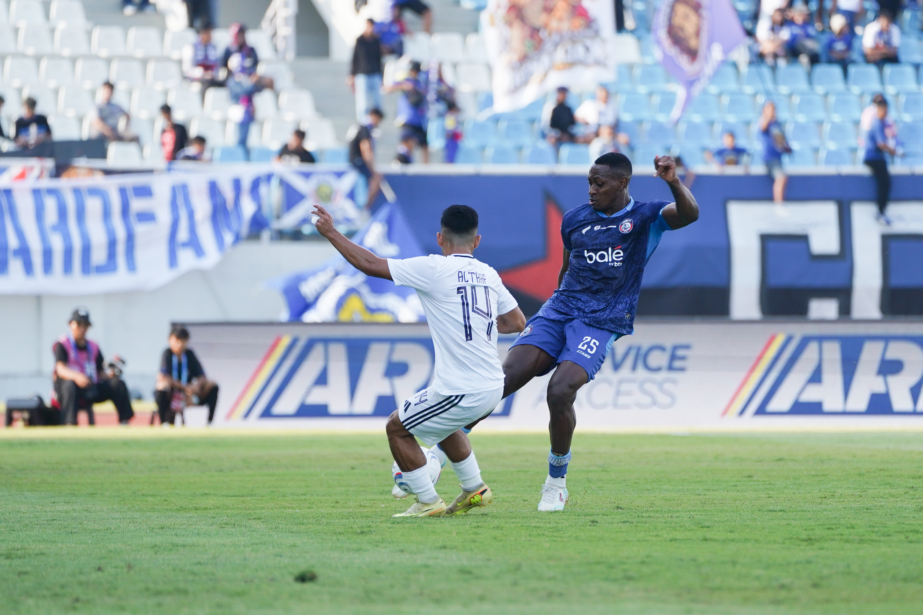 Derbi Jatim Arema FC vs Persik Kediri Berakhir Tanpa Pemenang 1-1