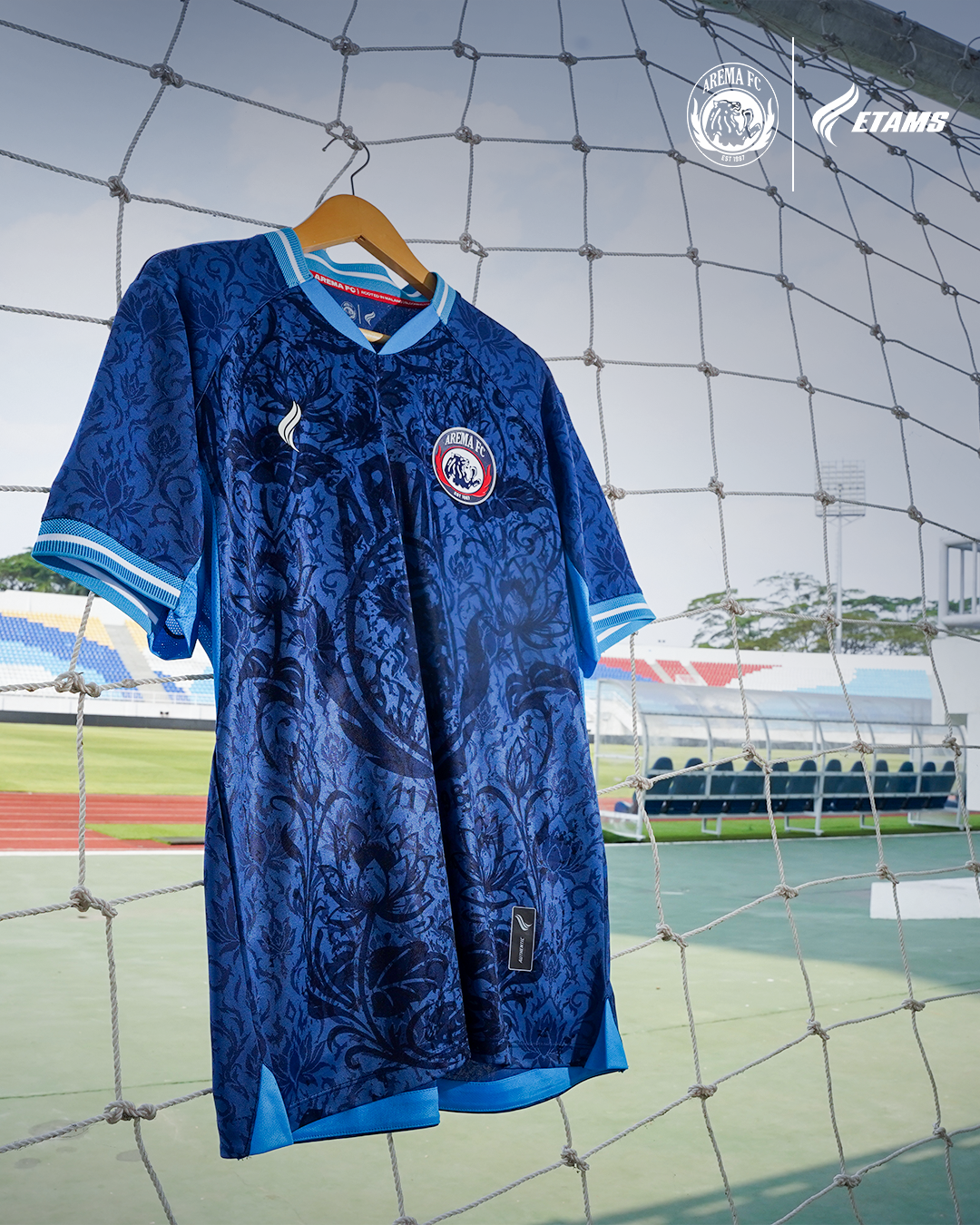 Antusiasme Tinggi Warnai Peluncuran Jersey Arema FC, Pembeli Dua Pertama Puji Desain Terbaru