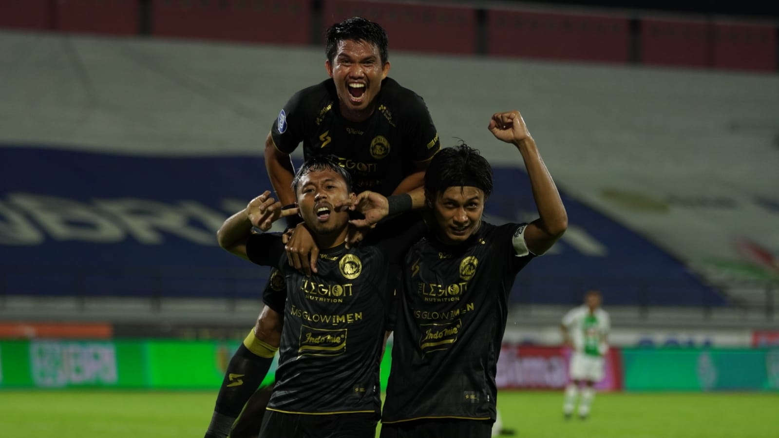 Kalahkan PSS Sleman, Arema FC Puncaki Klasemen BRI Liga 1 2021 